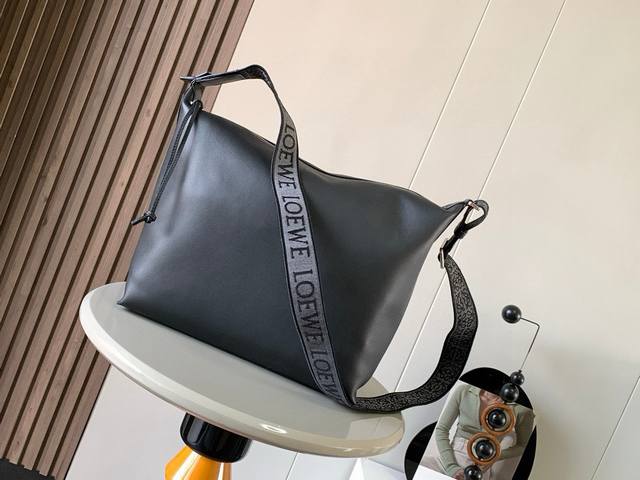 Cubi Crossbody Bag Makes A Stunning Debut The New Cubi Is A Delightful Surprise,