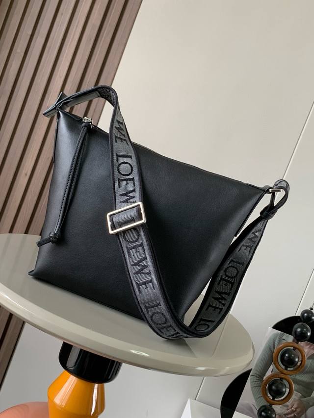 Small Cubi Crossbody Bag Makes A Stunning Debut The New Cubi Is A Delightful Sur