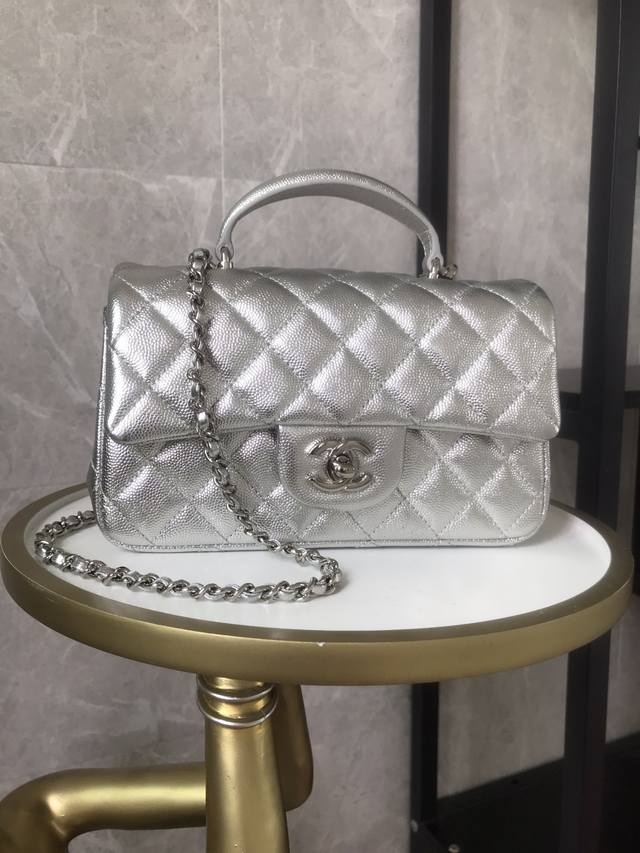 As2431 Chanel 20 Classic Runway Style Now Available, Grain-Embossed Calfskin Wit