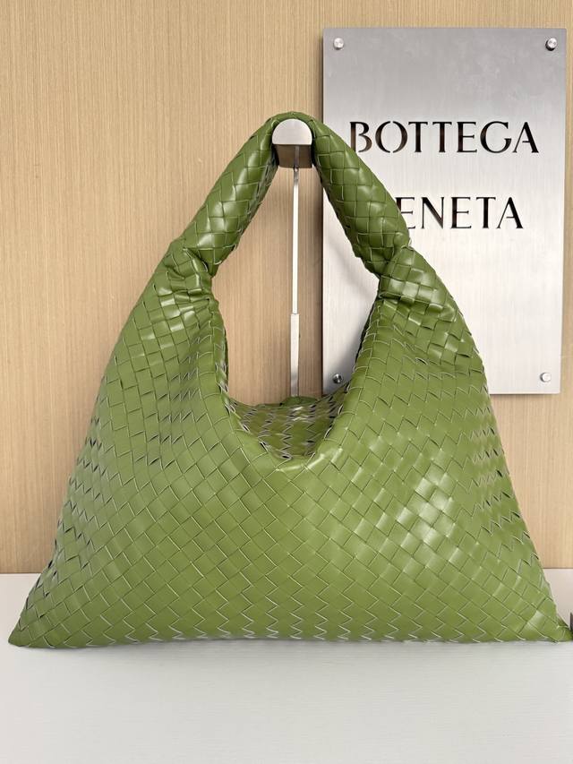 Model Number: 763970 Bv's New Hop Design Is Truly Unique!Bottegaveneta's Return