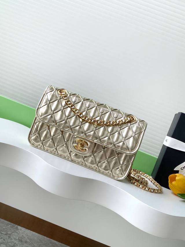 25C Runway New Arrival Cf Woven Chain In Gold So Beautiful! The Design Alone Is