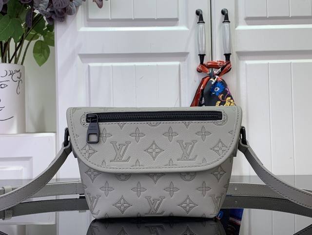 Top-Tier Authentic Special Offer Pulse Mini Messenger Bag M12636 14794 New Gray