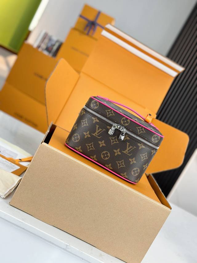 Internal Price Premium Mb High-Elastic Fabric Nice Mini Makeup Bag Model: M12650