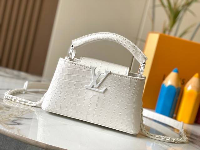 Upgrade Edition M23977 White Crocodile-Patterned This Capucines Small Handbag Fe