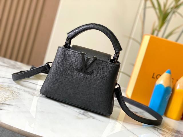 Upgrade Edition M25255 Black This Capucines Small Handbag Is Crafted From Matte