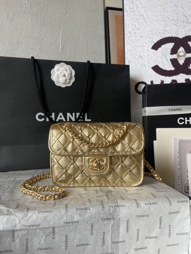 Top-Tier Product_ French High-End Custom-Made Chane1 Chanel 25C.Cf Woven Runway