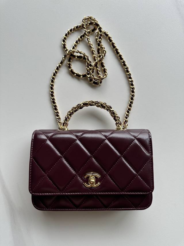 Brand: Chanel Model: A P5420 Description: Authentic Quality, A Classic Masterpie