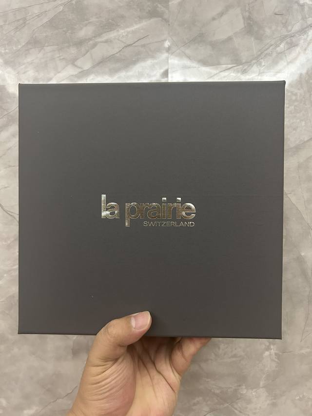 Tong: Laoerbi Anti-Gravity Three-Piece Set!Includes: Anti-Gravity Serum 50Ml + C
