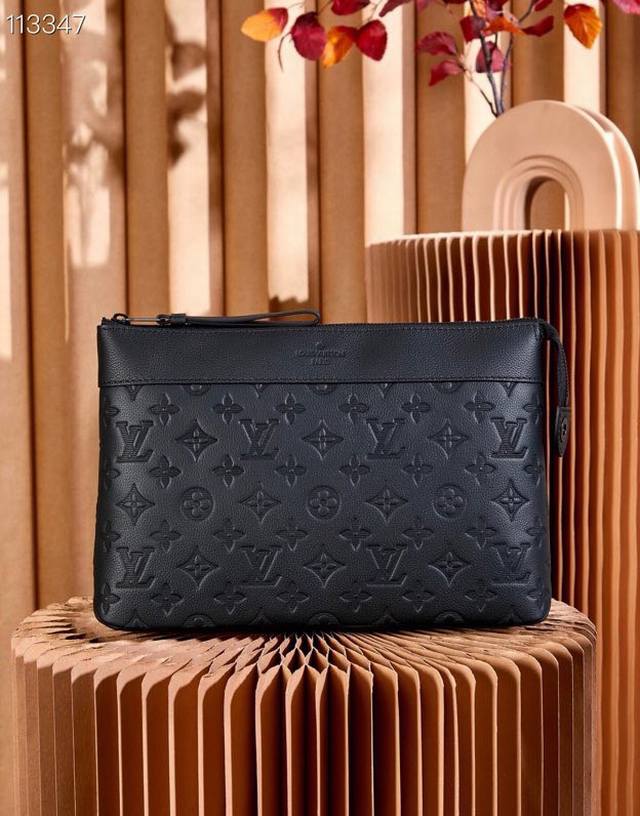 Top-Grain Leather, Premium Original Single-Piece Construction, Full Steel Hardwa
