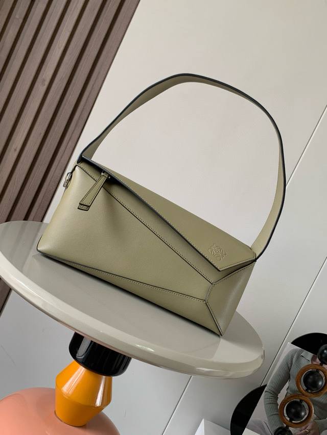 New Puzzle Hobo Is A Soft And Elegant Short-Style Napa Leather Shoulder Bag Insp