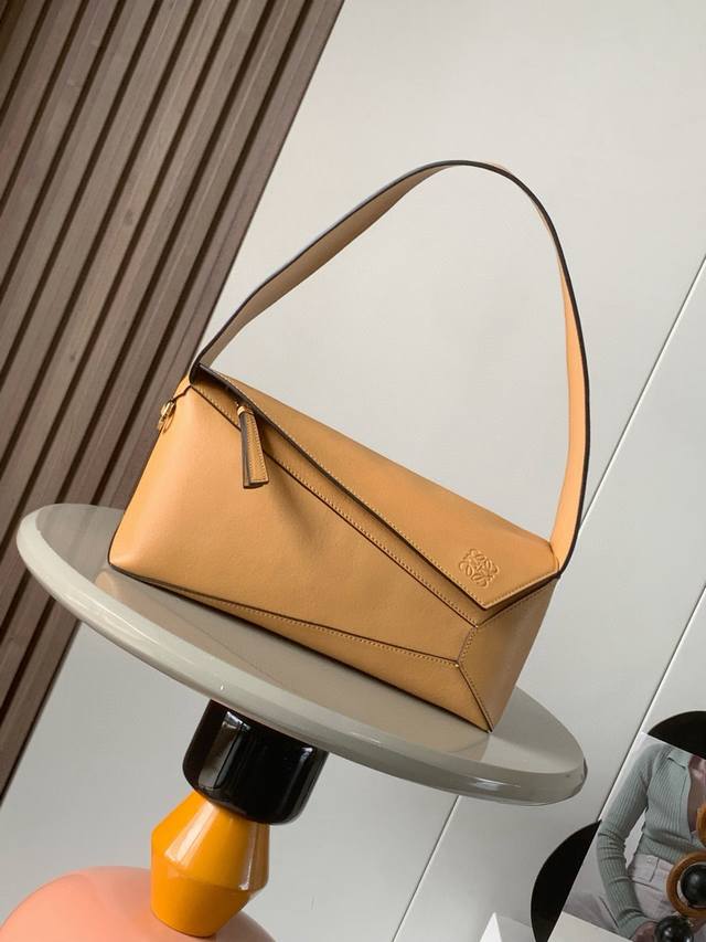New Puzzle Hobo Is A Soft And Elegant Short-Style Napa Leather Shoulder Bag Insp