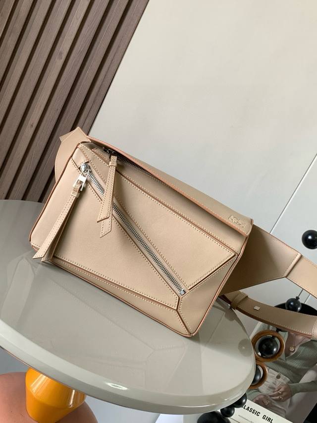 Small Classic Cowhide Leather Puzzle Waist Bag The Rectangular Shape And Precise