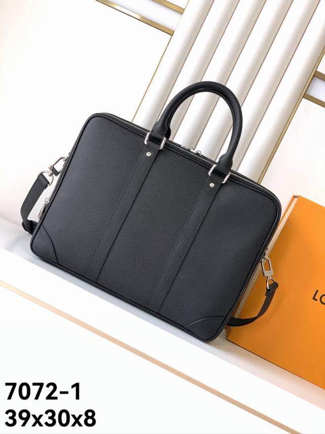 Briefcase Model: 7072-1# Top-Tier Authentic Store-Exclusive Model, Premium And E