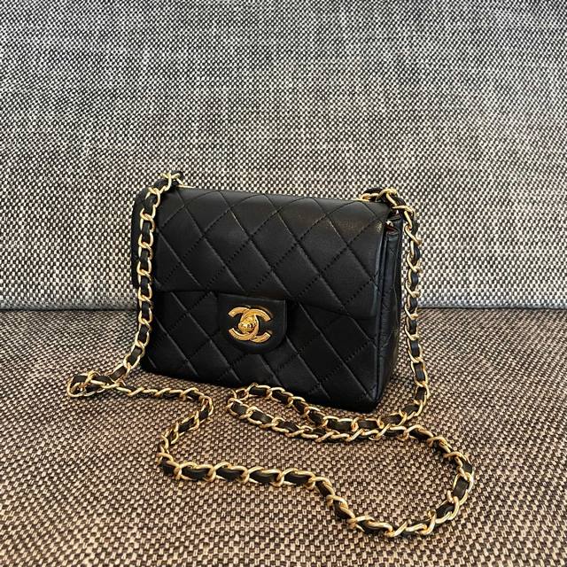 Chanel Vintage Vintage Square Fat Bag Dimensions: 17.5 Cm