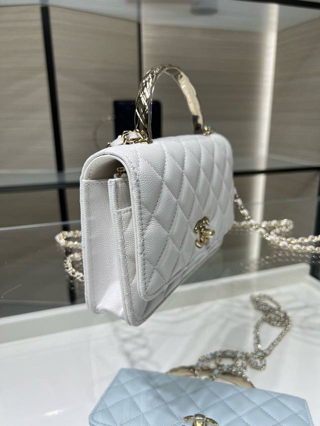 Chanel 25S New Handle Woc Coco Crush Diamond-Quilted Handle Soft Calfskin A P595