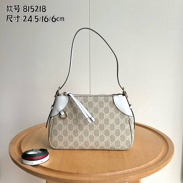 Actual Photo # Model Number: 815218 Dimensions: 24.5 X 16 X 6 Cm Gg Emblem Serie