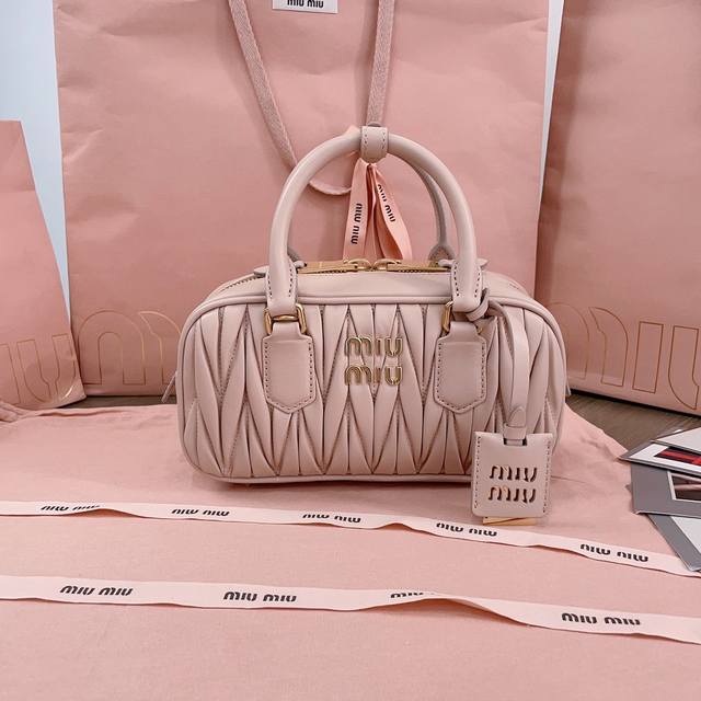 Authentic Grade New Version: 5Bb142, Miu Miu's New Bowling Bag, Officially Recom
