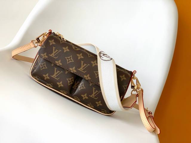 Premium Original M46999 Vibe Handbag Draws Inspiration From The Brand's 2003 Viv