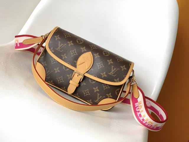 M45985 Black M46049 Rose Red Top-Grade Authentic Single Diane Handbag Reimagines