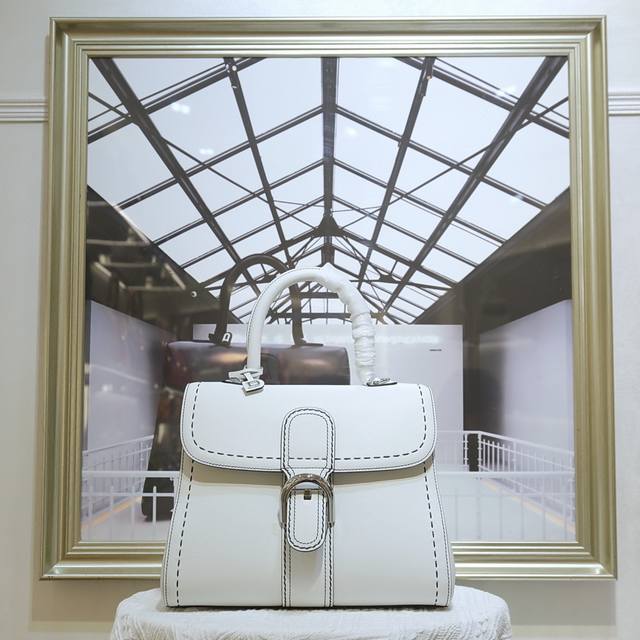 With Ivory White Outer Stitching, Medium Size. Delvaux, The Belgian Luxury Leath