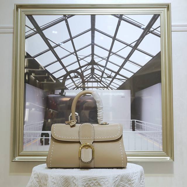 Sand-Colored Outer Stitching, Horizontal Ew. Delvaux, The Belgian Luxury Leather