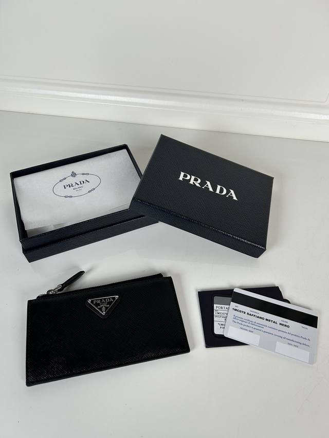 P Cross Pattern Card Holder, Model: 1Mc079, Unisex, 6 Card Slots With Extra-Larg