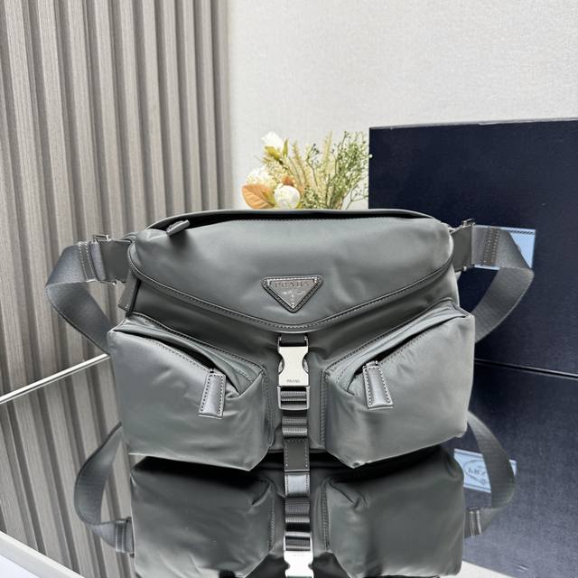Top-Quality Original Single-Strap Bag 2Vh175 This Single-Strap Bag Is Made From