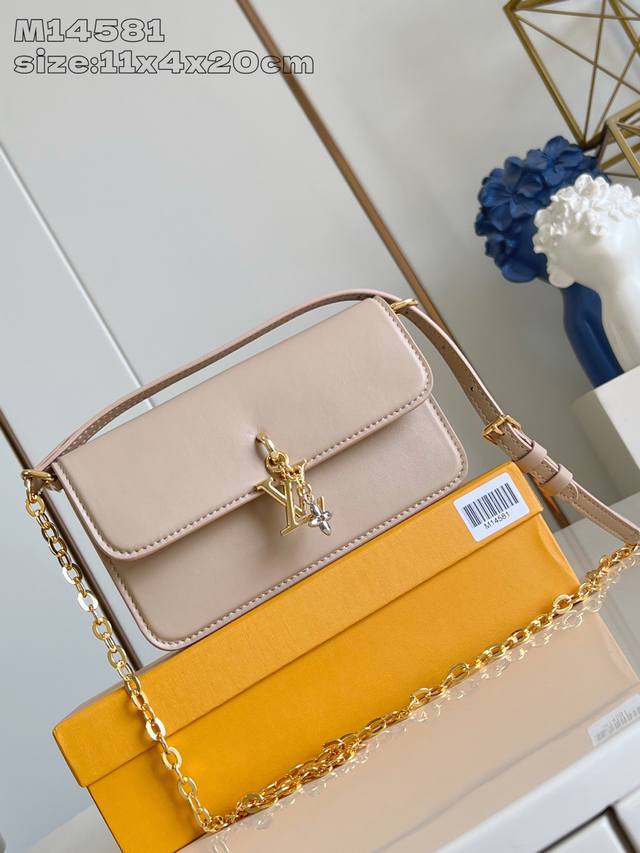 M14581 Apricot This Wallet On Chain Handbag From The Louis Vuitton Lv Bloom Coll
