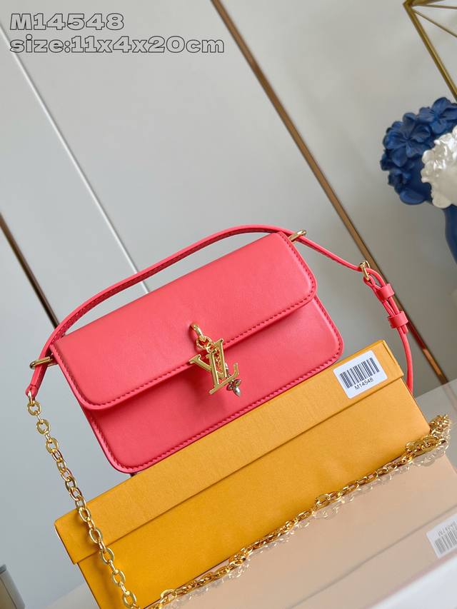 M14548 Pink This Wallet On Chain Handbag Is Part Of The Louis Vuitton Lv Bloom C