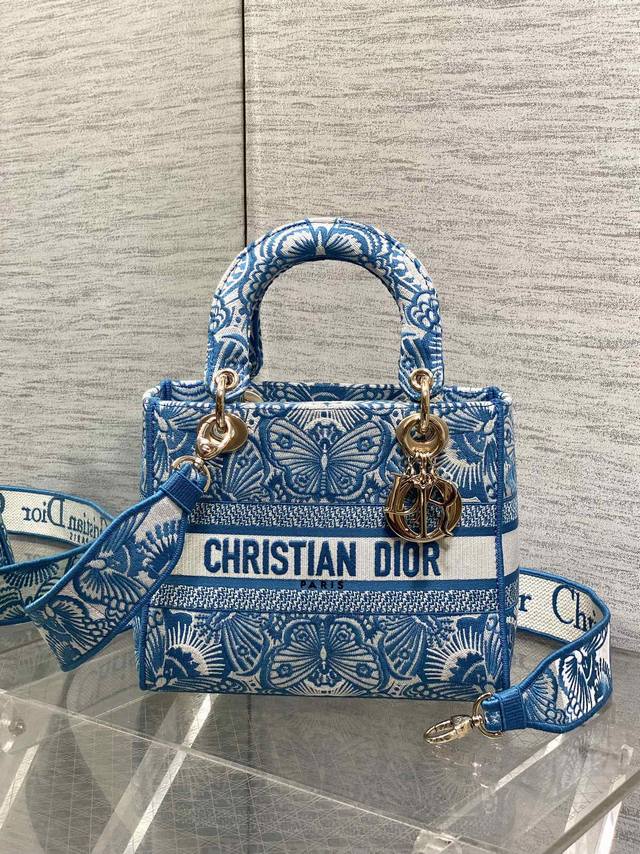 Original Factory Packaging With Full Set Of Original Accessories, Five-Compartme