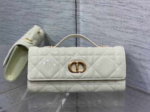 Top-Quality With Full Original Packaging, Factory P In Stock. Miss Caro Top Hand