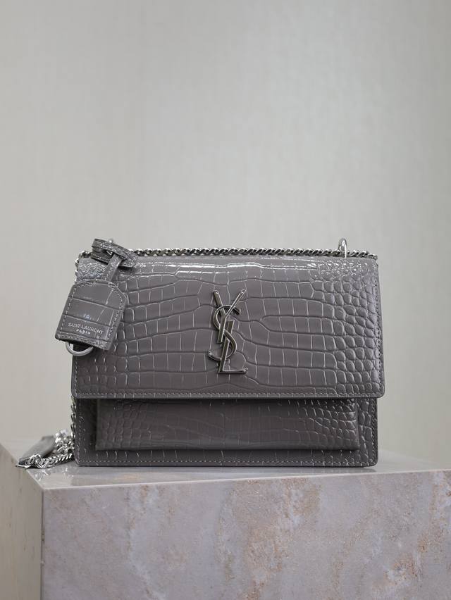 Gray Crocodile Pattern With Silver Buckle Sunset 22Cm_ The Unbeatable Classic Su