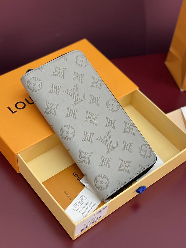 M14783 New Embossed Ice Gray! Crafted From Full-Grain Calf Leather!This Zippy Ve