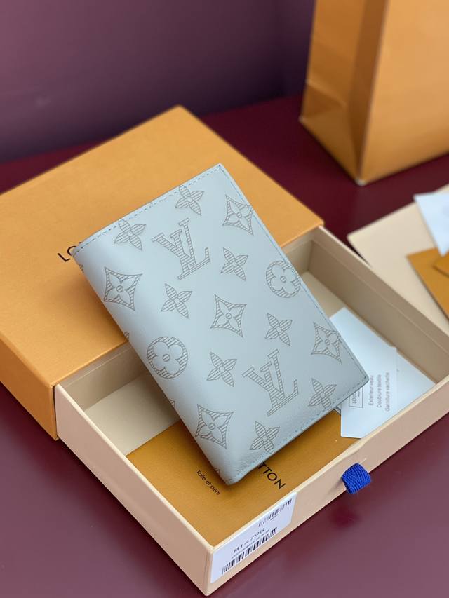 M14798 New Embossed Ice Gray! Passport Case, This Passport Case Features The Lux