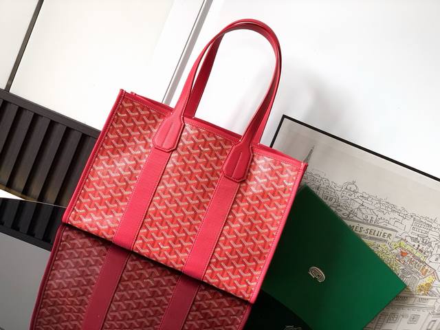 Villette Small Handbag As A 2025 Limited Edition, This Bag Features A Unique Sma