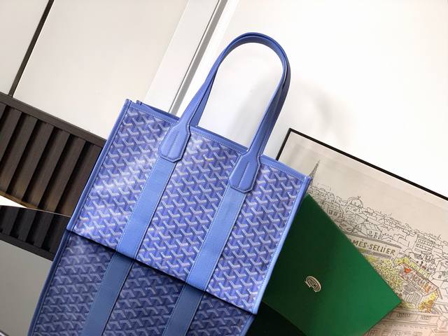 Villette Small Handbag, A 2025 Limited Edition, Features A Unique Compact Size,