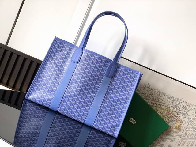 Villette Large Handbag, A 2025 Limited Edition, Features A Unique Compact Size,