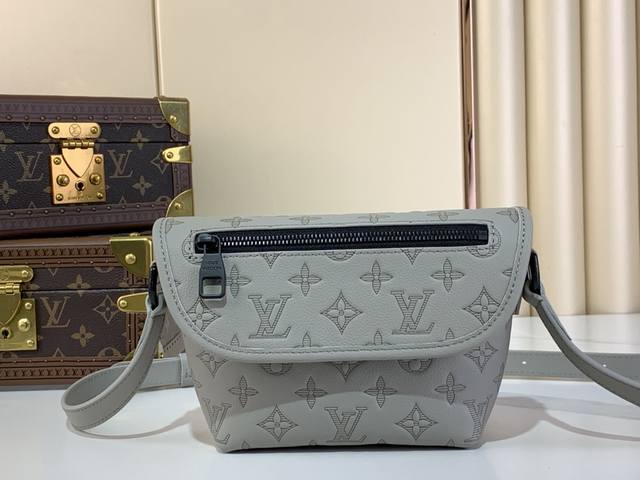 Top-Tier Authentic Replica Exclusive Real-Shot Pulse Mini Messenger Bag M12636 1