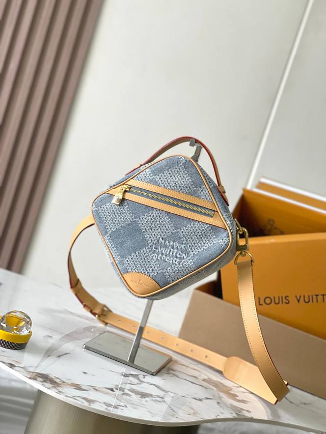 Premium Mb Chip Edition Original Leather This Chess Messenger Bag Features A Dis