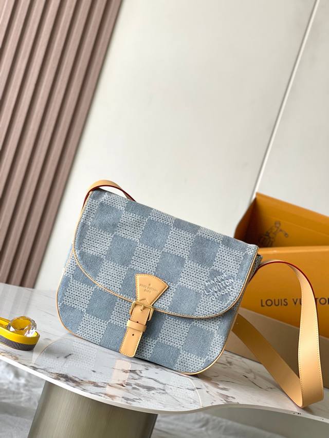 Premium Mb Chip Edition Original Leather Montsouris Medium Messenger Bag Model: