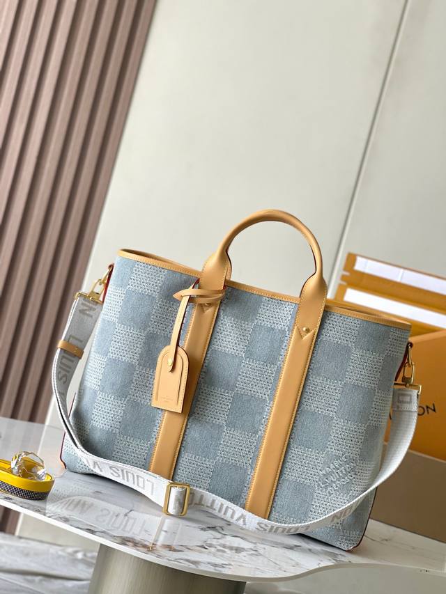 Premium Mb Chip Edition Original Leather This Weekend Tote Bag Is Crafted From D