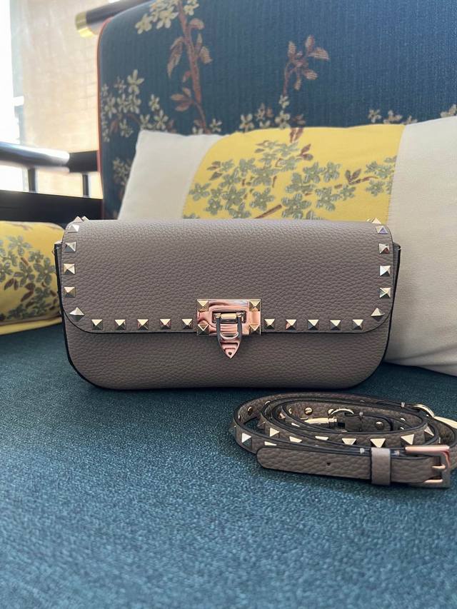 Model: 2070 Garavani Rockstud Grained Calfskin Handbag With Signature Hook Closu