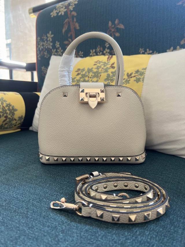 Model: 2069 Garavani Rockstud Grained Calfskin Handbag, Featuring A Removable Sh