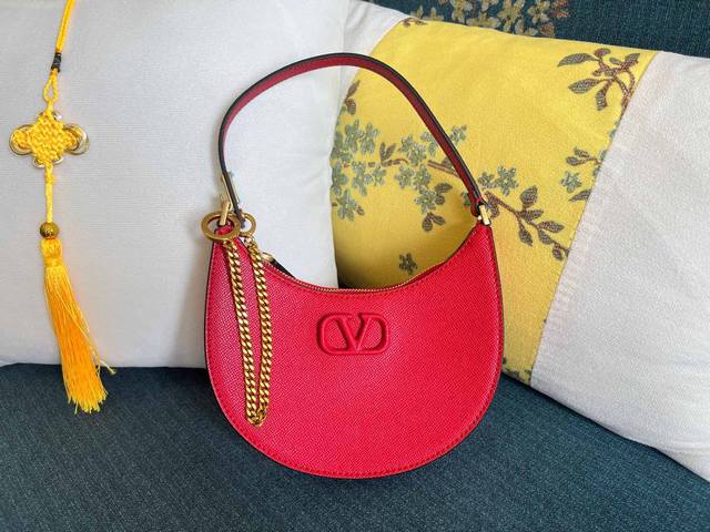 Model: 0069 Vlogo Signature Mini Glossy Calfskin Hobo Handbag With Adjustable Ch