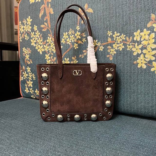 Model: Small Garavani Nellcte Small Calf Leather Handbag, Adorned With Spherical