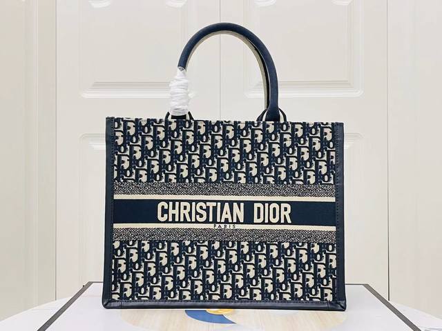 original Thick Yarn Fabric With Cowhidedior Book Tote Bag Is Inspired By Crea