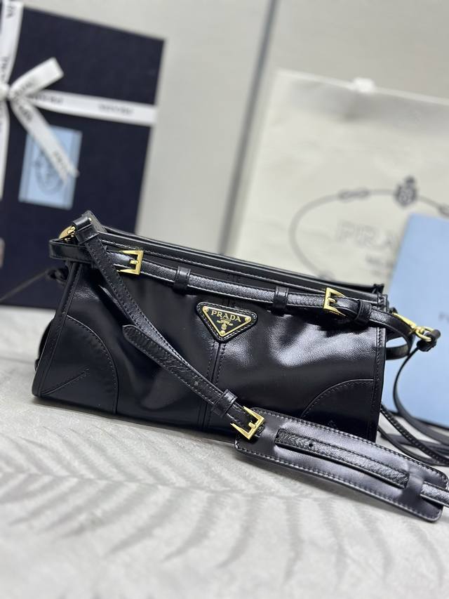 With A Full Set Of Matching Counter Packaging, Exclusive Custom-Made New Lux Sof