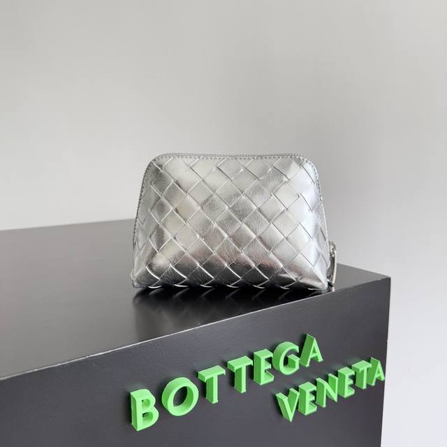 bottega Veneta Women's Woven Cosmetic Bag Is Here. I Believe That Old Fans Of