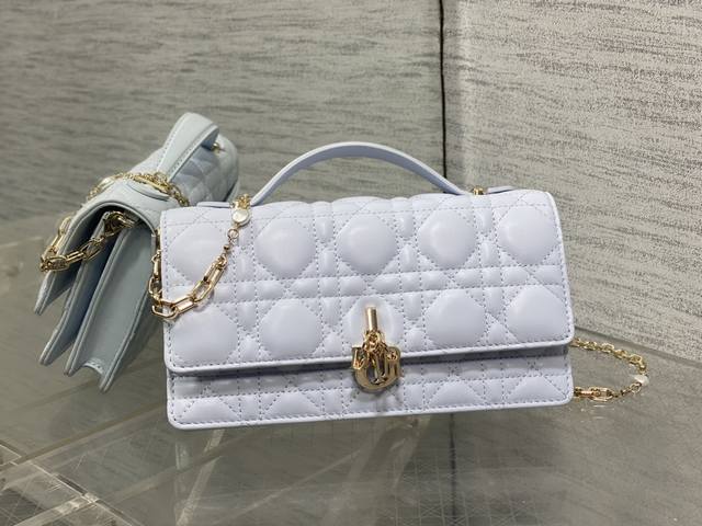 Genuine High Version Glacier Blue Spot Brick Cabinet Latest Pearl Chain Clutch B