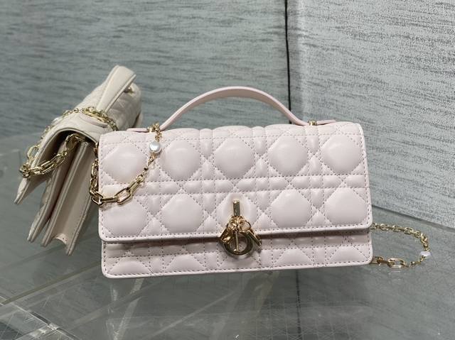 Genuine High Version Sakura Pink Spot Brick Cabinet Latest Pearl Chain Clutch Ba